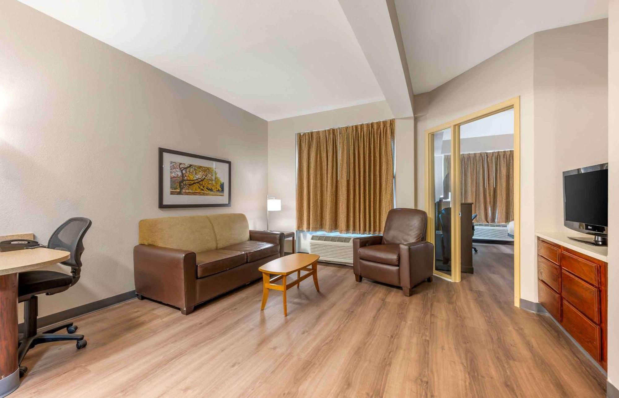 Extended Stay America Suites - Indianapolis - Airport - W Southern Ave מראה חיצוני תמונה